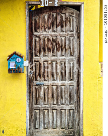 Streets and houses of historical center in Paraty, Rio de Janeiro, Brazil. 101081258