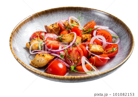 Fresh Vegetarian Panzanella salad with tomatoes, onion and Croutons. Isolated on white background. 101082153