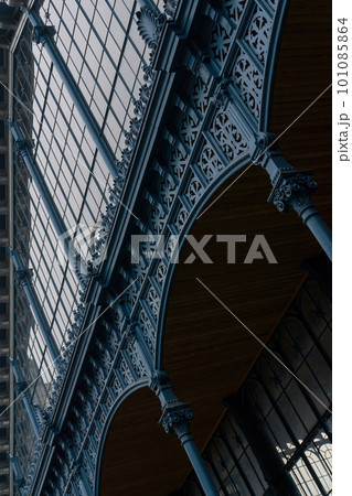 Glass facade of the blue train station in Budapest 101085864