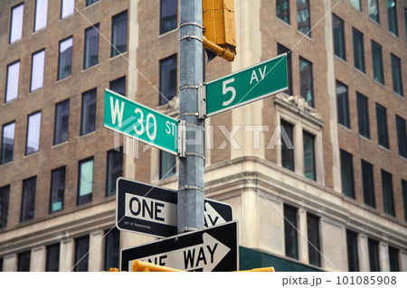 Green West 30th Street and 5th Avenue Fashion traditional sign in Midtown Manhattan 101085908