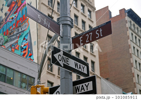 Brown East 27th Street and 5th Avenue Fashion historic sign Brown East 27th Street and 5th Avenue Fashion historic sign 101085911