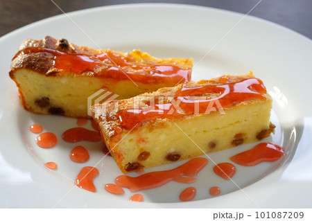 Cottage cheese casserole with raisins with jam. Homemade baking Cottage cheese casserole with raisins with jam. Homemade baking 101087209