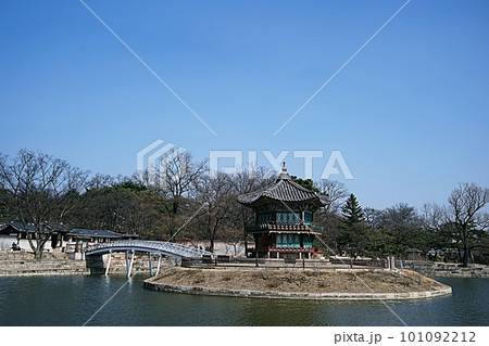 Hyangwonjeong pavilion at Gyeongbokgung palace. Hyangwonjeong pavilion at Gyeongbokgung palace. 101092212