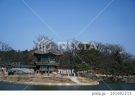 Hyangwonjeong pavilion at Gyeongbokgung palace. 101092215