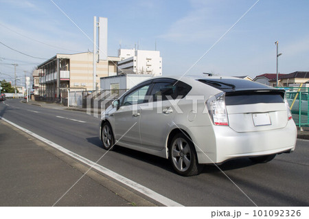 セダン車 道路走行 セダン車 道路走行 101092326