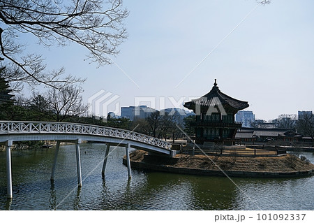 Scenery of Hyangwonjeong pavilion 101092337