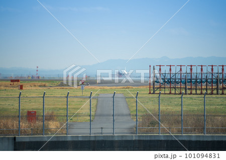 【京浜島緑道公園から見たA滑走路16Rに着陸】 101094831