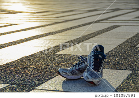 ランニングシューズ 101097991