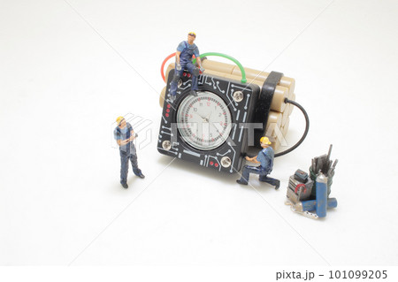 the Figure of worker At Wrotking move the bomb 101099205