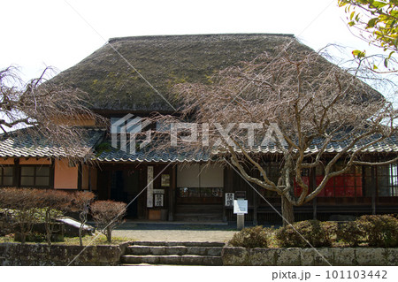 長崎県の観光スポット「歴史公園　彼杵の荘」　茅葺き屋根の明治の家 101103442