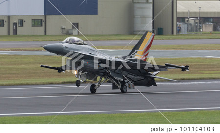 ベルギー空軍F-16ディスプレイチーム着陸 ベルギー空軍F-16ディスプレイチーム着陸 101104103