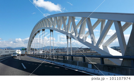 太田川放水路最下流に架かる太田川大橋（広島県広島市） 101107974
