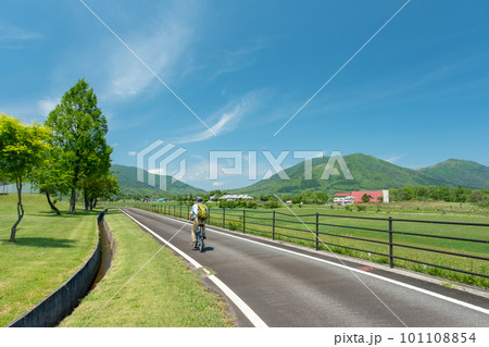 初夏・新緑のサイクリングコース'(蒜山高原） 101108854