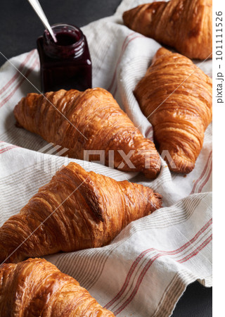 クロワッサン クロワッサン 101111526