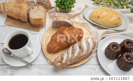 パンとカヌレとコーヒー 101111887