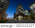 東京駅周辺　ビル群の夜景 101112127