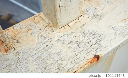 歩道橋のひび割れと錆び 歩道橋のひび割れと錆び 101113643