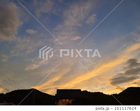 田舎の自然と夕焼け空 田舎の自然と夕焼け空 101117624