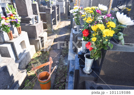 お墓参り お墓参り 101119386