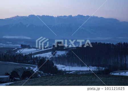 夜明け前の田園 101121025