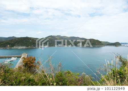 久礼港に停泊する漁船 101122949