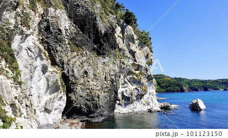 長崎県壱岐島にある初瀬の岩脈 長崎県壱岐島にある初瀬の岩脈 101123150