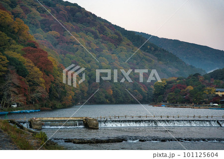 秋の嵐山 秋の嵐山 101125604
