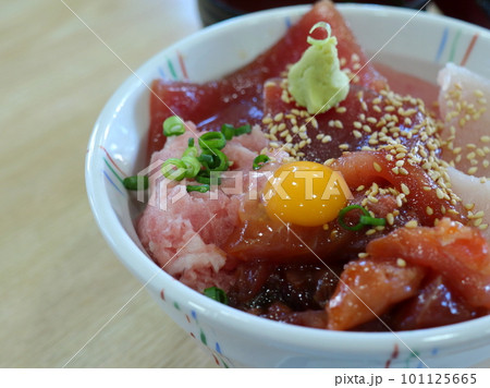 三崎港のマグロ丼 101125665