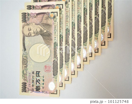 綺麗に並んだ一万円札 階段状に並んだ一万円札2 綺麗に並んだ一万円札 階段状に並んだ一万円札2 101125748