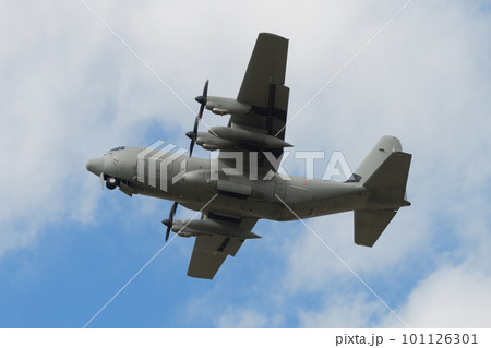 イタリア空軍C-130Jハーキュリーズ離陸 イタリア空軍C-130Jハーキュリーズ離陸 101126301
