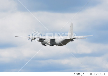 イタリア空軍C-130Jハーキュリーズ離陸 イタリア空軍C-130Jハーキュリーズ離陸 101126304