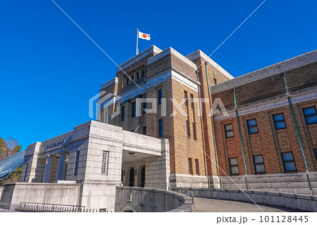 快晴の上野恩賜公園 国立科学博物館 本館 101128445