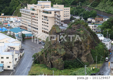 夏の北海道 噴き続ける大地のエネルギーを感じるアトサヌプリ・硫黄山 夏の北海道 噴き続ける大地のエネルギーを感じるアトサヌプリ・硫黄山 101129407