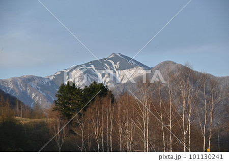 残雪の日高山脈 残雪の日高山脈 101130241