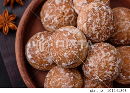 Delicious sweet round gingerbread with jam inside Delicious sweet round gingerbread with jam inside 101141863