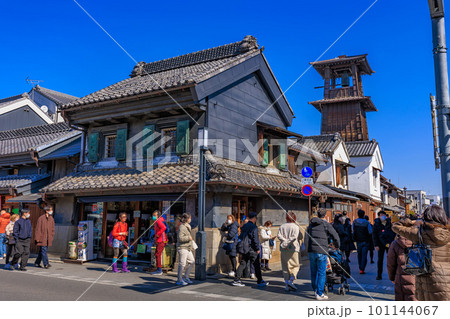 埼玉県　川越市　鐘つき通り沿いにある時の鐘 101144067