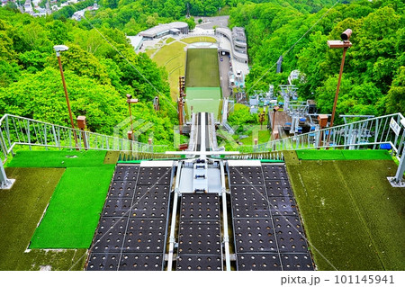 夏の札幌大倉山ジャンプ競技場の風景 101145941