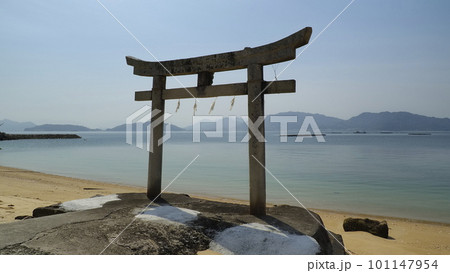 粟島（香川県）馬城神社の鳥居3 101147954