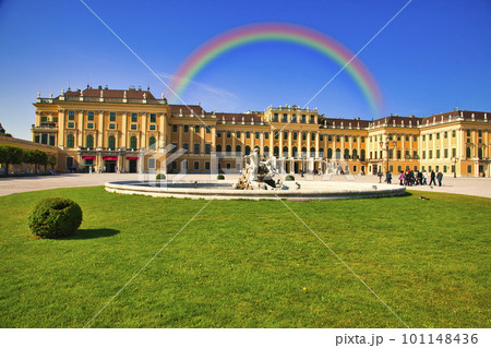 世界遺産・ウイーンの華麗なシェーンブルン宮殿 101148436