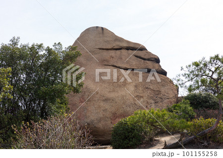 日本の岡山県倉敷市の王子が岳で見た奇岩 101155258