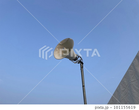 イベント会場のスピーカーと青空 イベント会場のスピーカーと青空 101155619