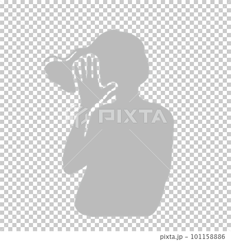 耳をそばだてて聞こうとする女性のシルエットイラスト　グレー 101158886