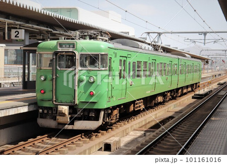 終焉近い113系電車　舞鶴線　福知山駅　京都府 101161016