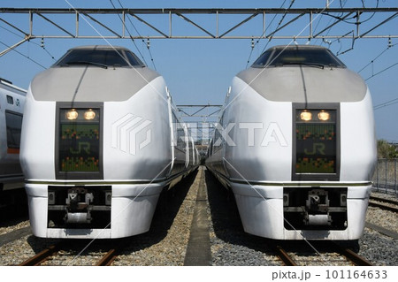 車両基地で並ぶ651系1000番台 車両基地で並ぶ651系1000番台 101164633