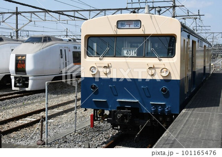 車両基地で並ぶ651系1000番台と143系 101165476