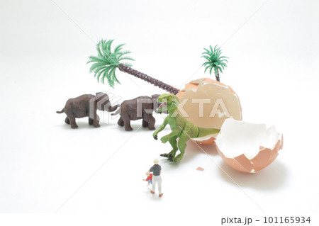 the figure of Dinosaur broke out the egg the figure of Dinosaur broke out the egg 101165934
