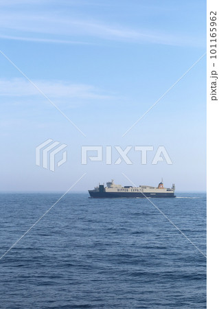 太平洋 宮城沖を航行中の貨物船(NX海運ひまわり9) 太平洋 宮城沖を航行中の貨物船(NX海運ひまわり9) 101165962