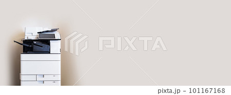 オフィス用 複合機 が オフィス に 設置 されている 【 オフィス の イメージ 】 101167168