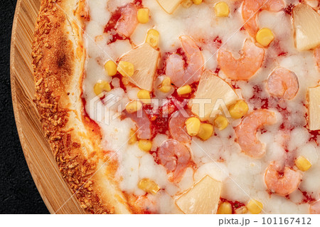 Fresh hawaii pizza with pineapple and ham Fresh hawaii pizza with pineapple and ham 101167412