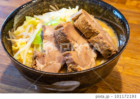 【ラーメン素材】二郎系ラーメン【食べ物素材】 101172193